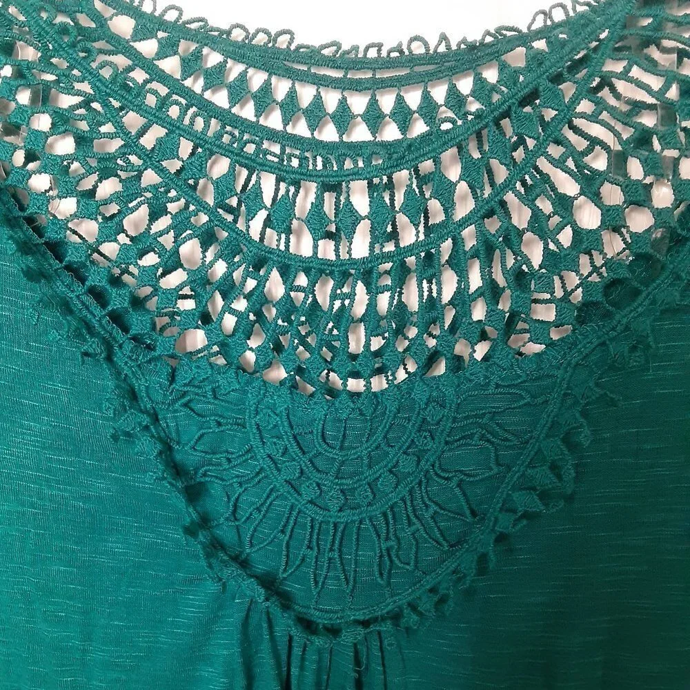 Eyeshadow Size Small Green 3/4 Length Sleeves w/Embroidered Top Front & Back